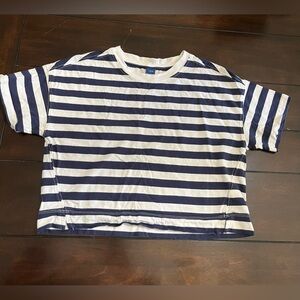 Old Navy girl’s cropped striped T-Shirt, Size 10/12